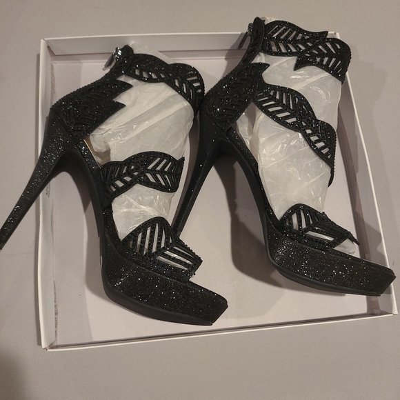 Heeled Sandal - Picture 8 of 11